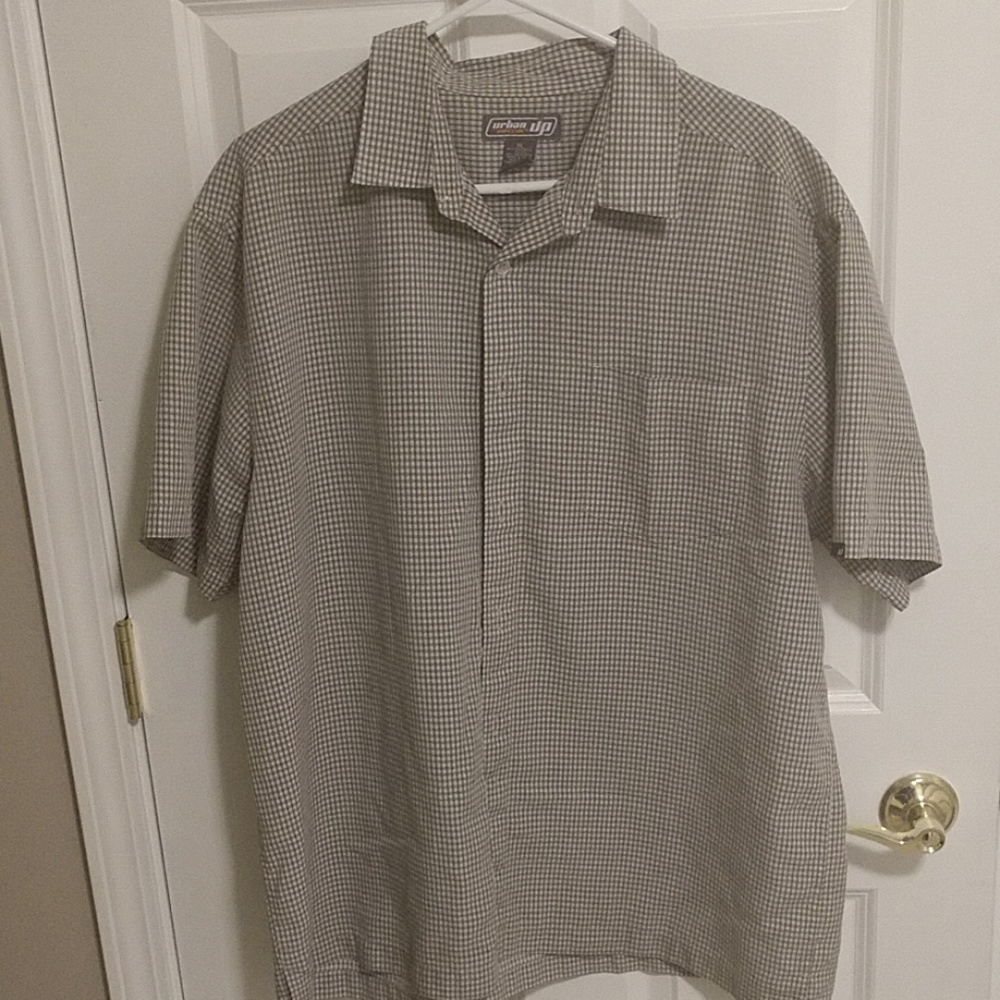 Short sleeve XL Green and white shirt